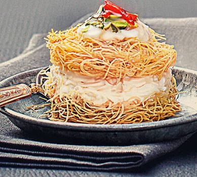 شیرینی عربی رشته‌ای (کنافه)