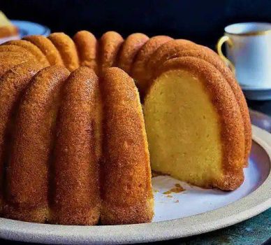 کیک وانیلی با پودر رشد